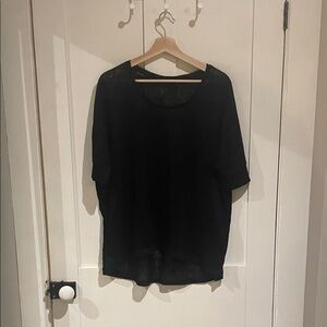 Black Short Sleeve Top